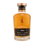 Botella de tequila con etiqueta de alta calidad